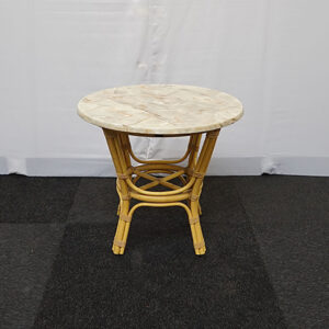 Rotan tafel met marmerkleurig blad