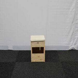 Lage kruk steigerhout 30x30 cm white wash